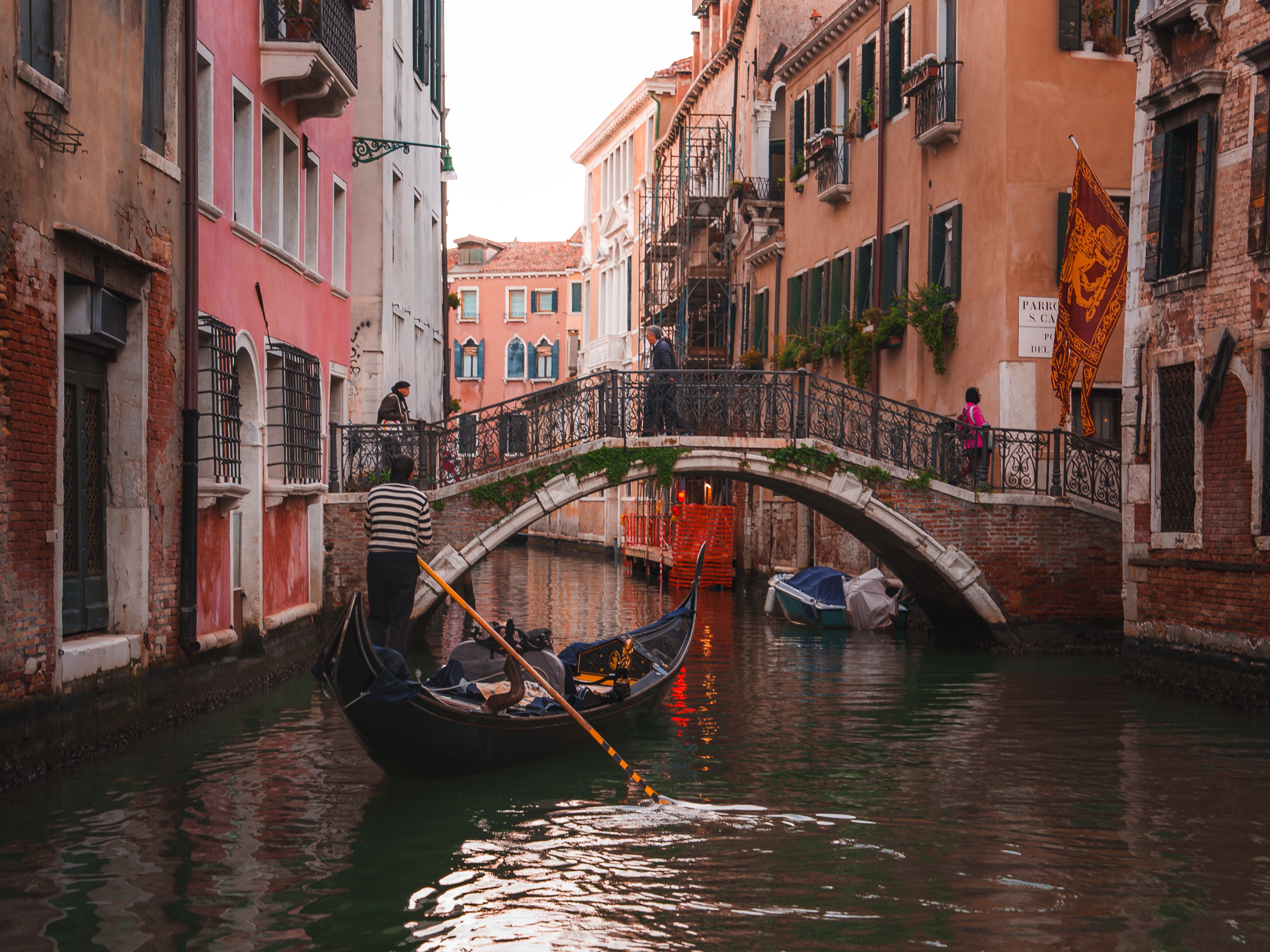 Glimpse of the canals of Venice